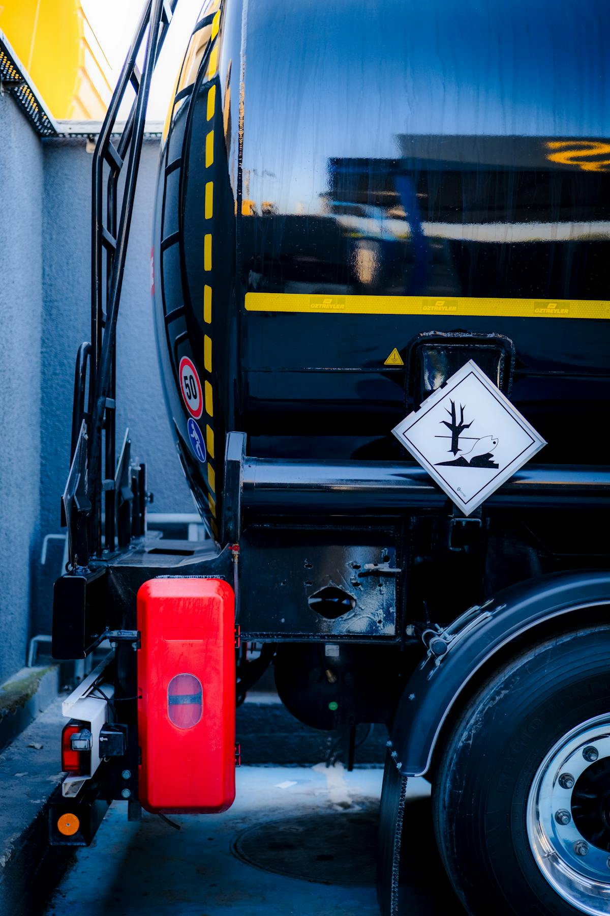 Gefahrguttransporte – Kennzeichnung und Sicherheitsregeln