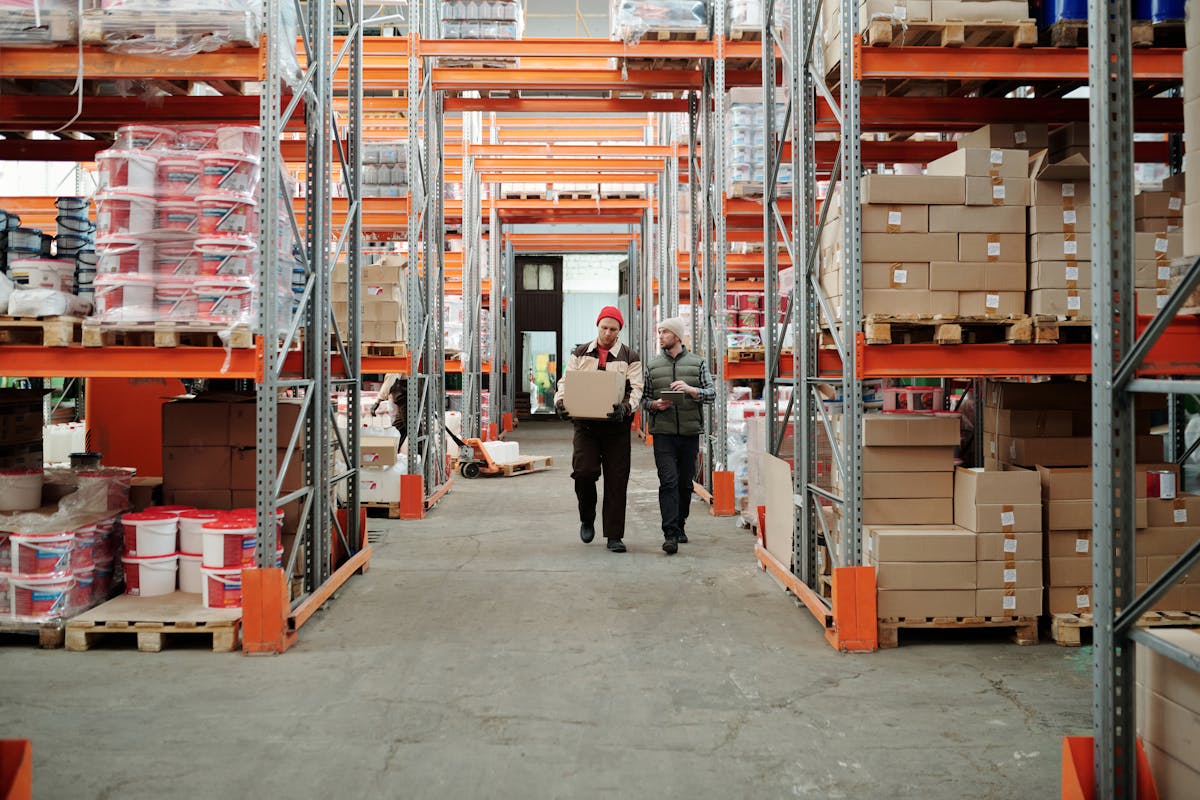 Spedition vs. Logistik – Wo genau liegt der Unterschied?